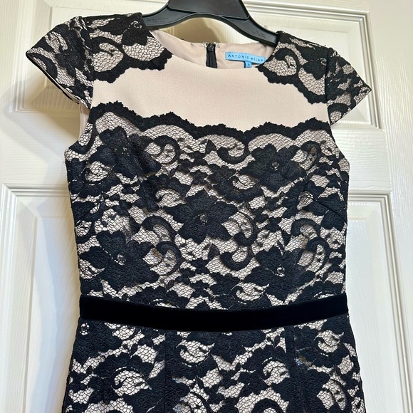 ANTONIO MELANI Lace Dress 🖤 - Picture 2 of 10